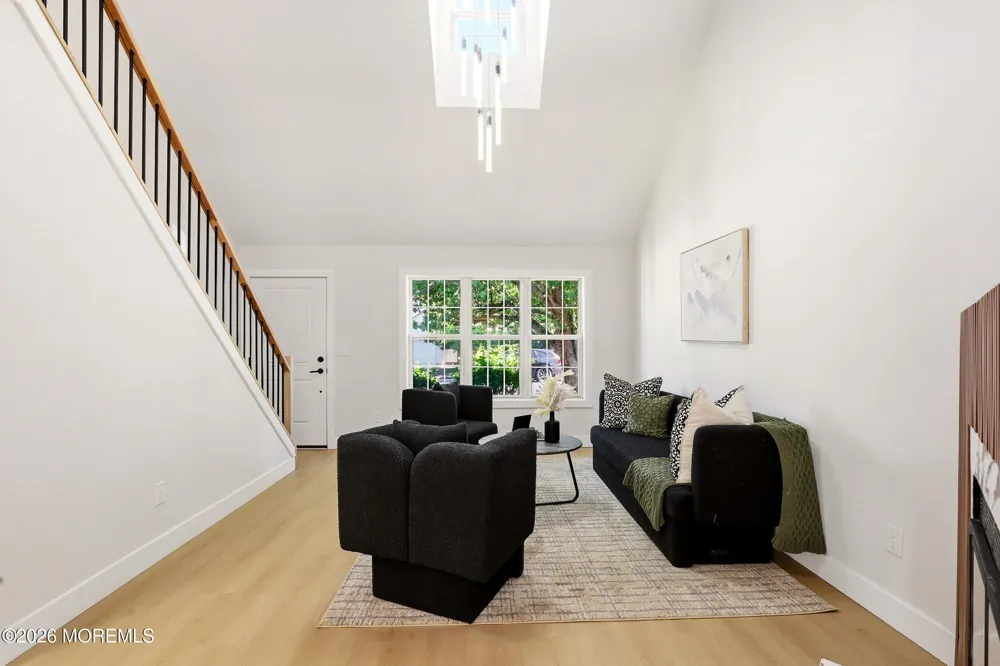 273 Edgeware Court Franklin, NJ 08873
