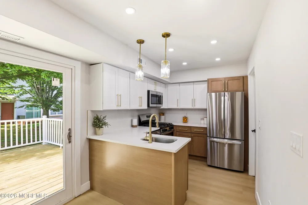 273 Edgeware Court Franklin, NJ 08873