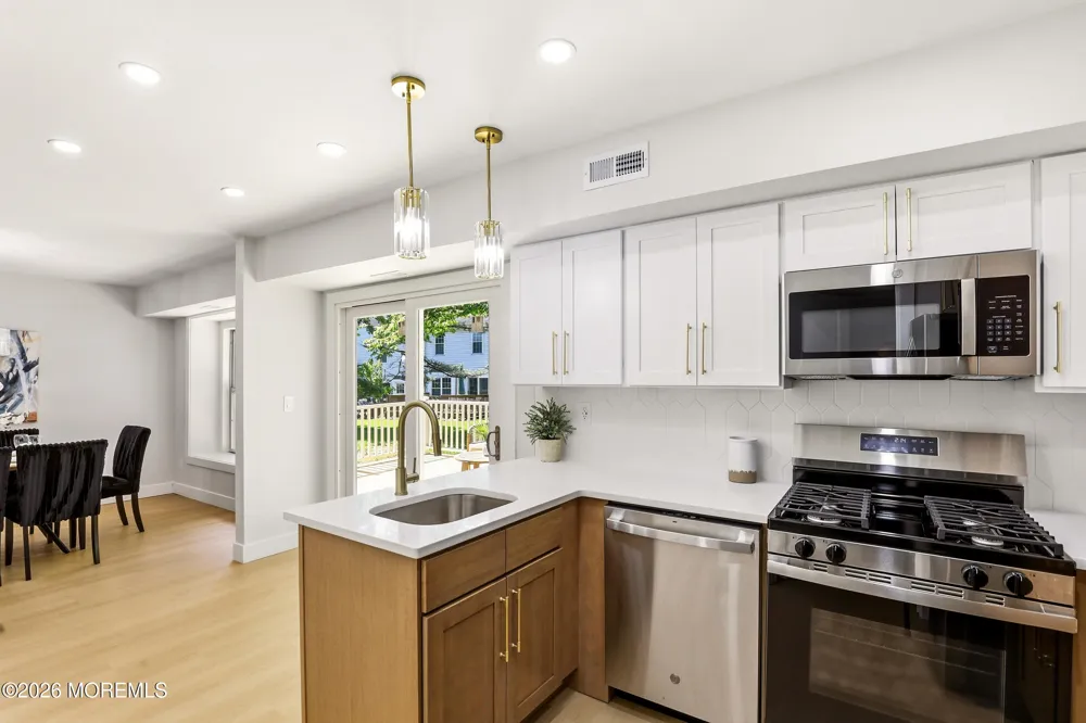 273 Edgeware Court Franklin, NJ 08873
