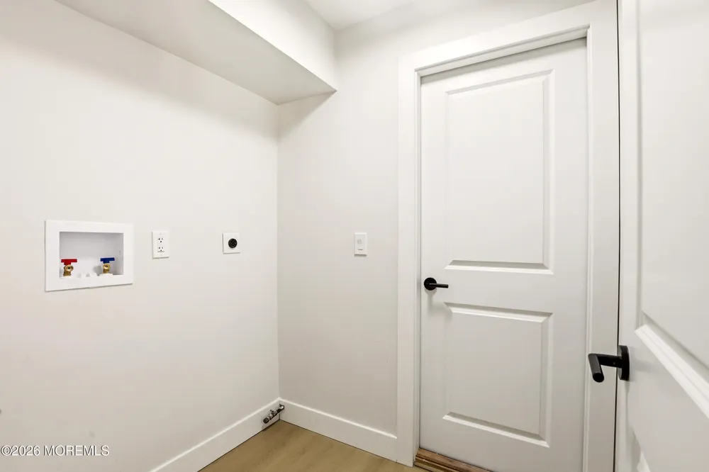 273 Edgeware Court Franklin, NJ 08873