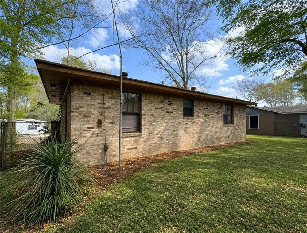816 Maywood St Tuskegee, AL 36083