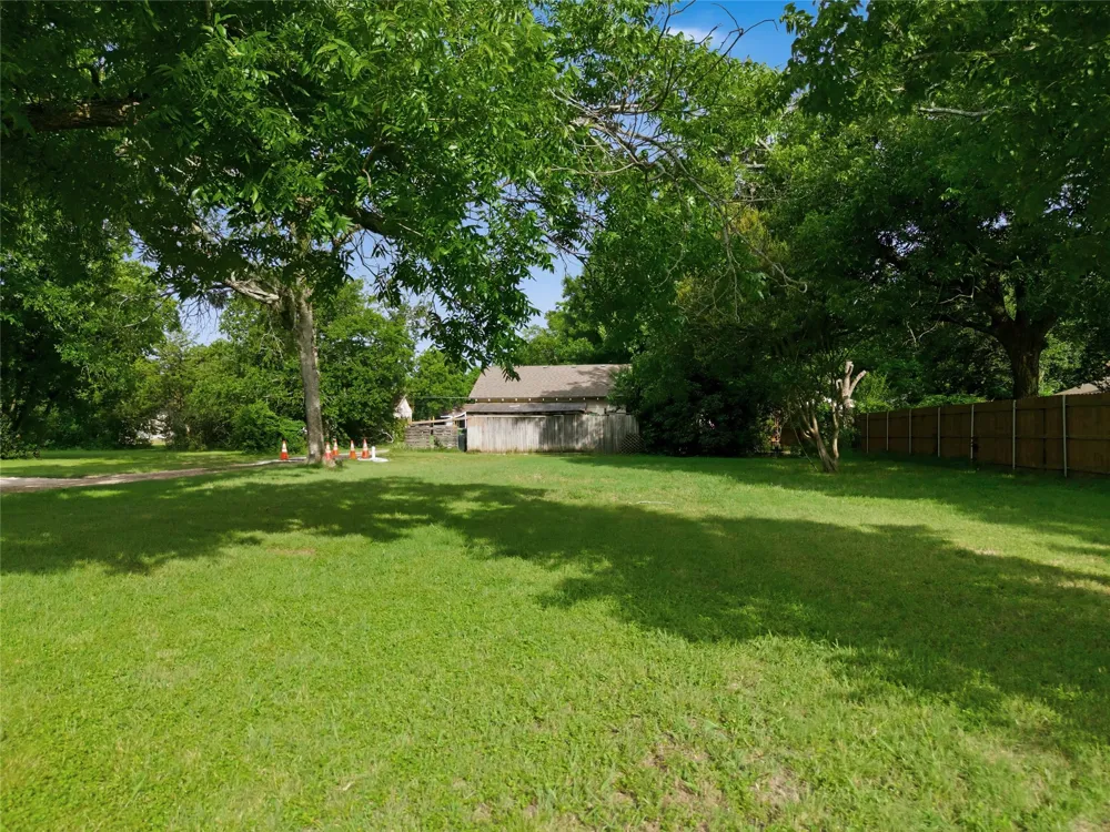 703 Reagan West, TX 76691