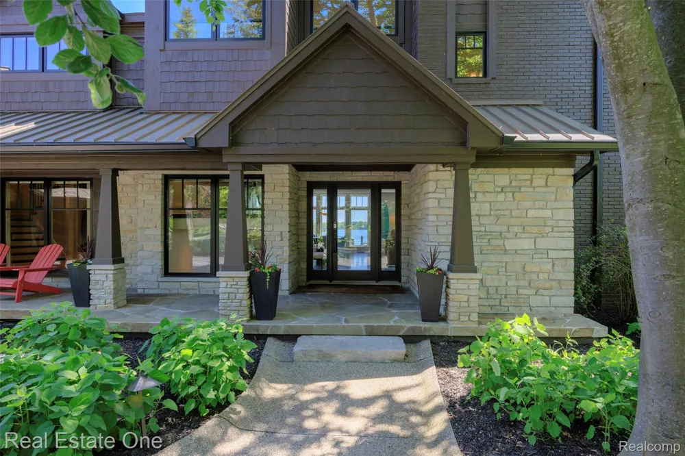 7689 Deerhill Drive Clarkston City, MI 48346