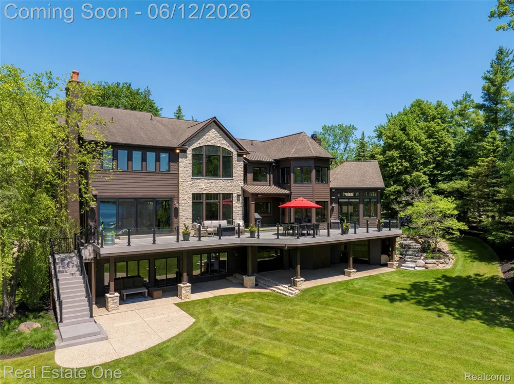 7689 Deerhill Drive Clarkston City, MI 48346