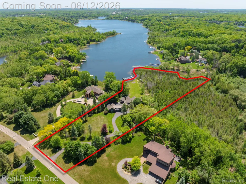 7689 Deerhill Drive Clarkston City, MI 48346