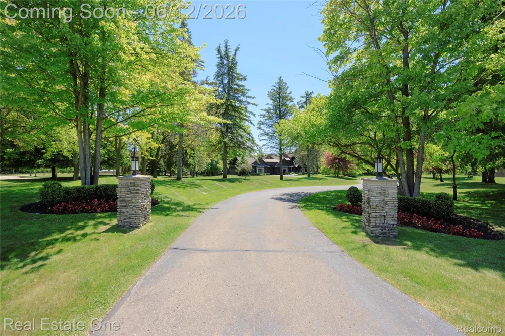 7689 Deerhill Drive Clarkston City, MI 48346
