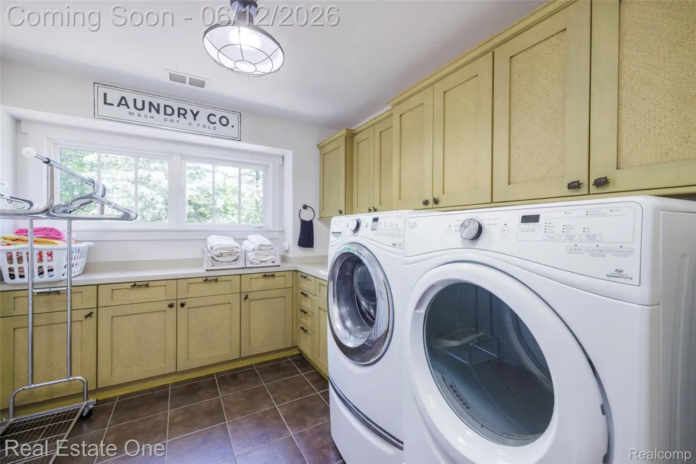 7689 Deerhill Drive Clarkston City, MI 48346