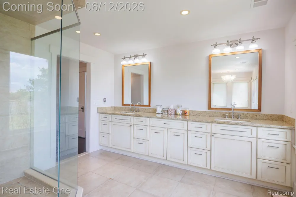 7689 Deerhill Drive Clarkston City, MI 48346