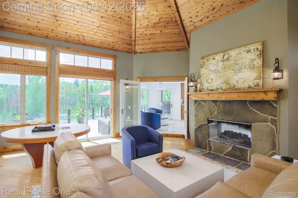 7689 Deerhill Drive Clarkston City, MI 48346