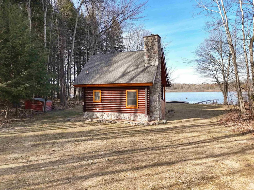 3900 Swaney Road Peninsula Township, MI 49686