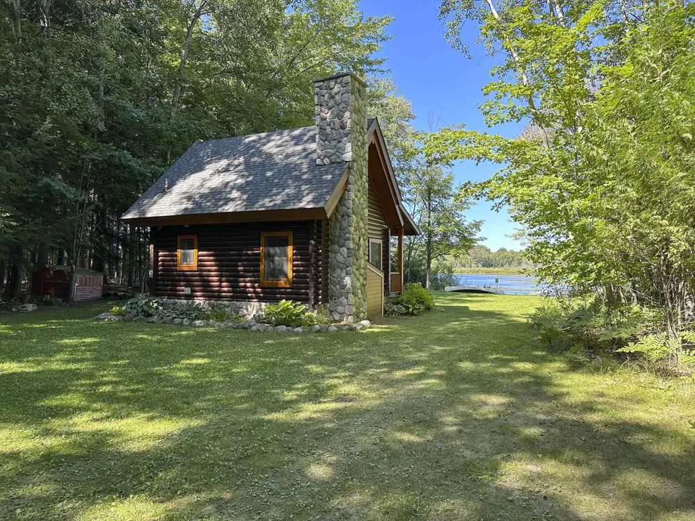 3900 Swaney Road Peninsula Township, MI 49686