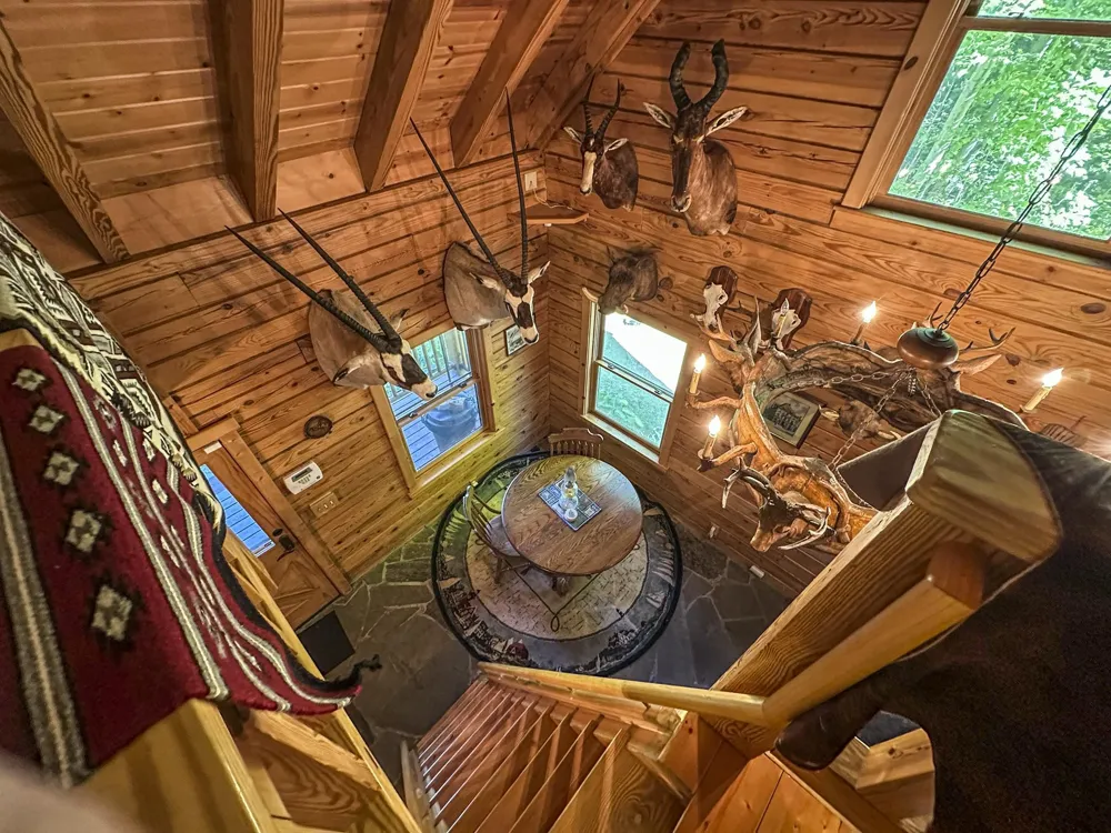 3900 Swaney Road Peninsula Township, MI 49686