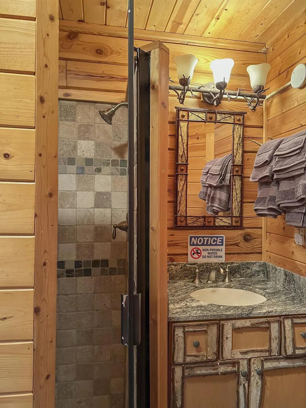3900 Swaney Road Peninsula Township, MI 49686
