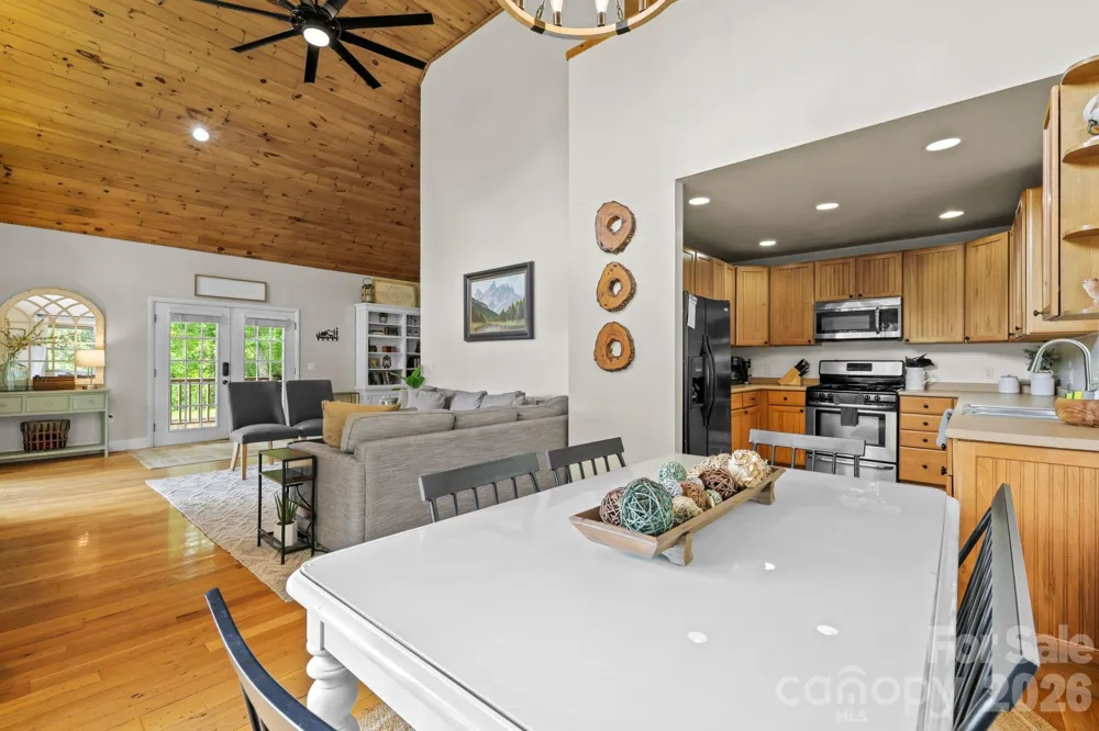 576 Grizzly Ridge Bryson City, NC 28713