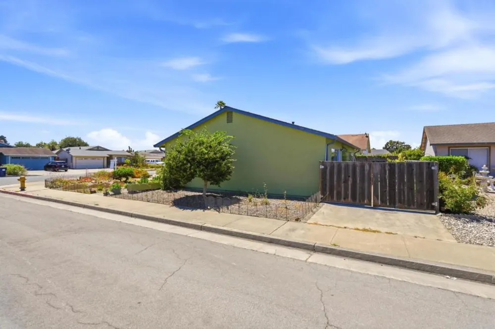 623 Delta Way Watsonville, CA 95076