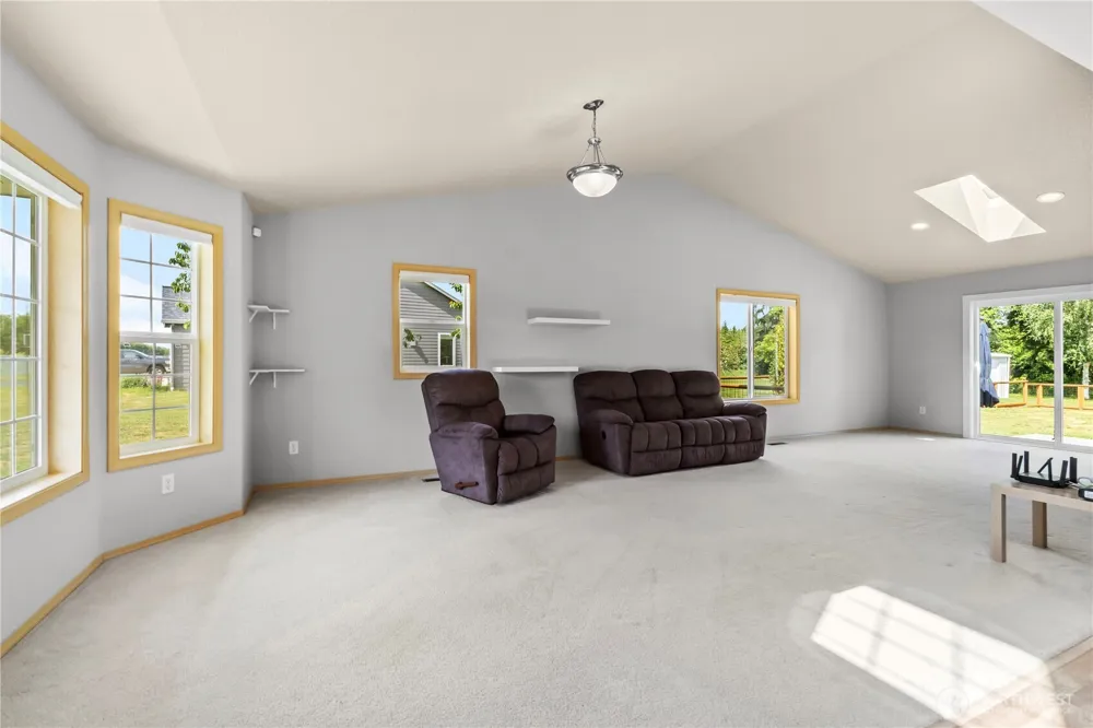 52 Morgan Drive Cathlamet, WA 98612