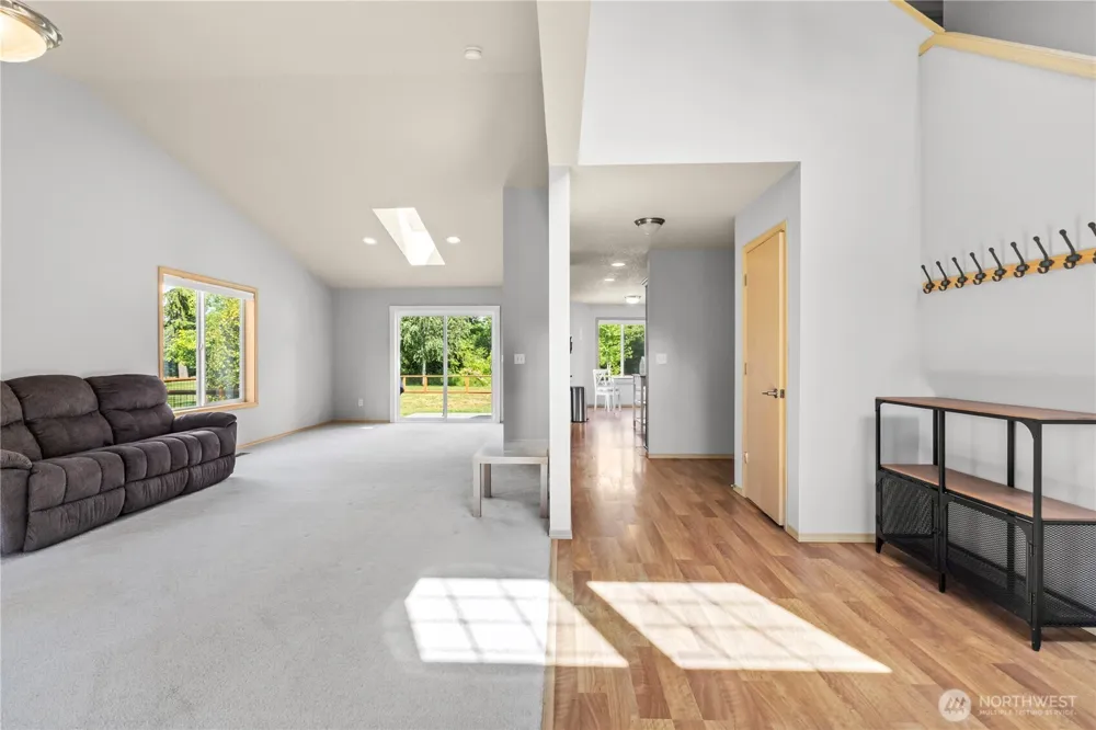 52 Morgan Drive Cathlamet, WA 98612