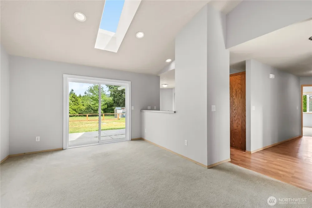 52 Morgan Drive Cathlamet, WA 98612