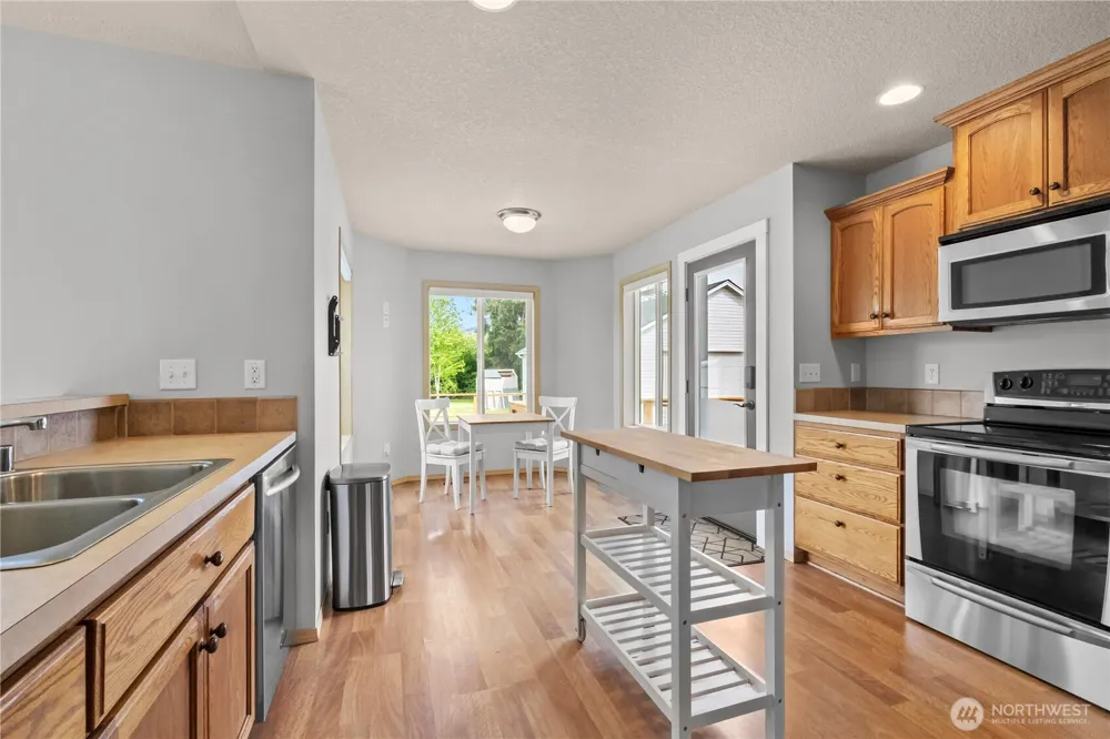 52 Morgan Drive Cathlamet, WA 98612