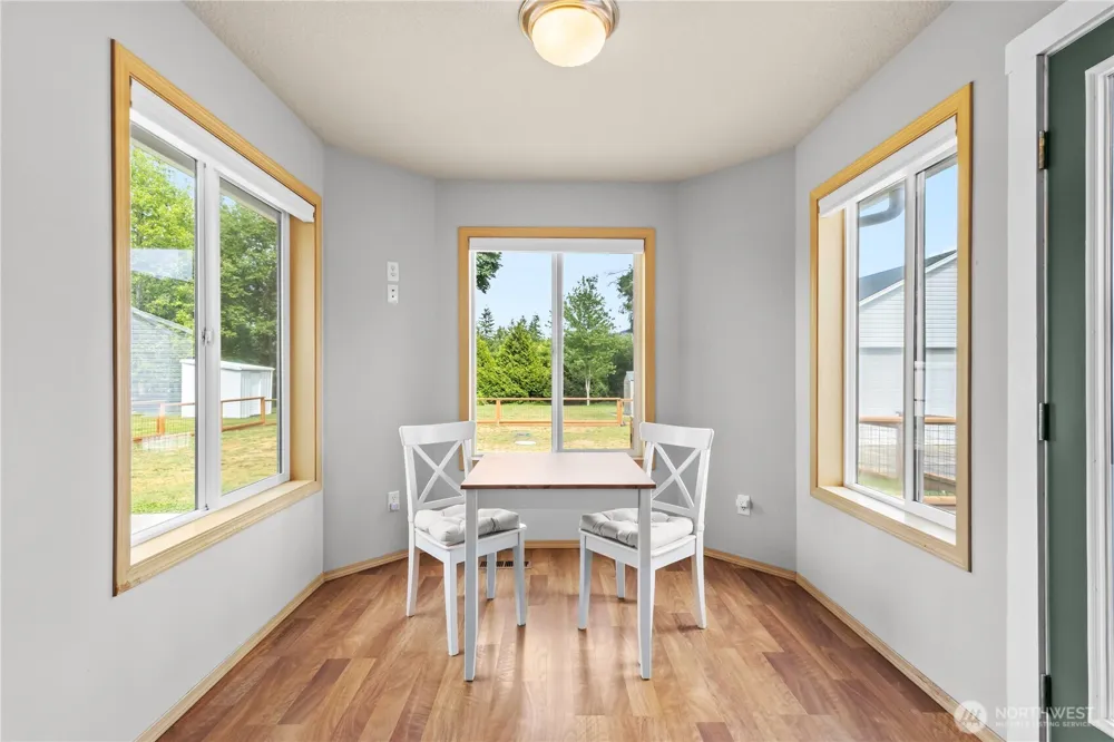52 Morgan Drive Cathlamet, WA 98612