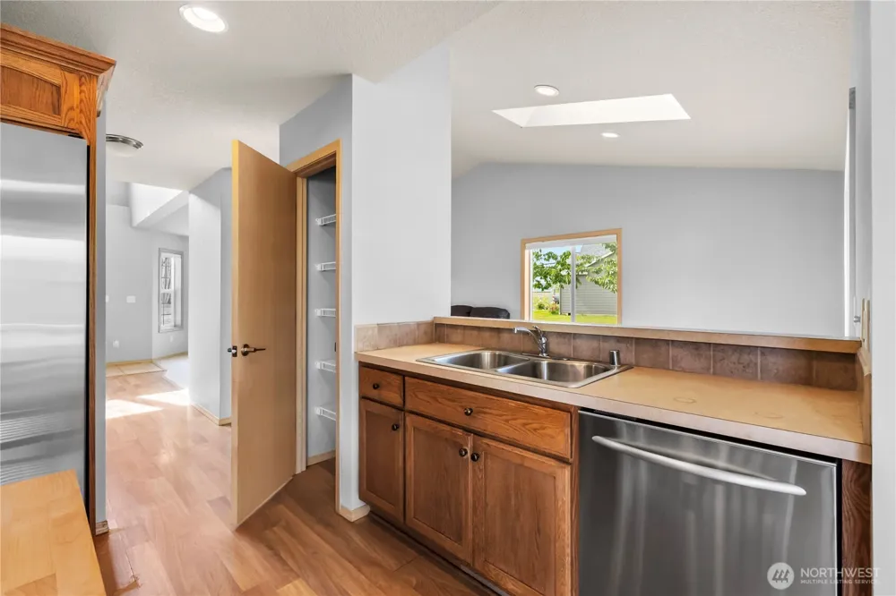 52 Morgan Drive Cathlamet, WA 98612