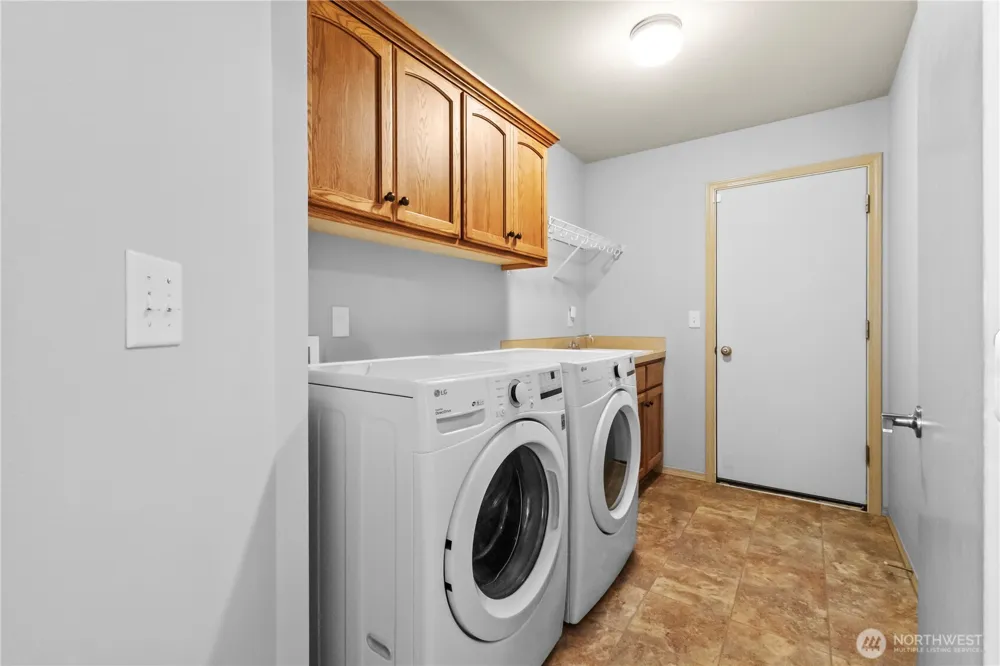 52 Morgan Drive Cathlamet, WA 98612