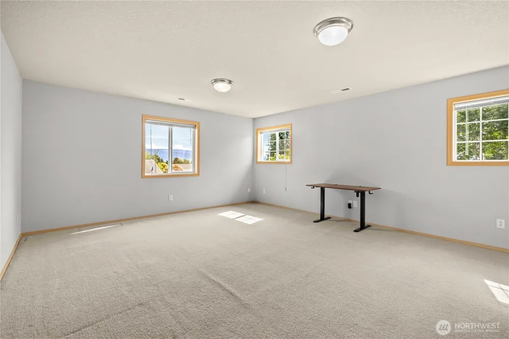 52 Morgan Drive Cathlamet, WA 98612