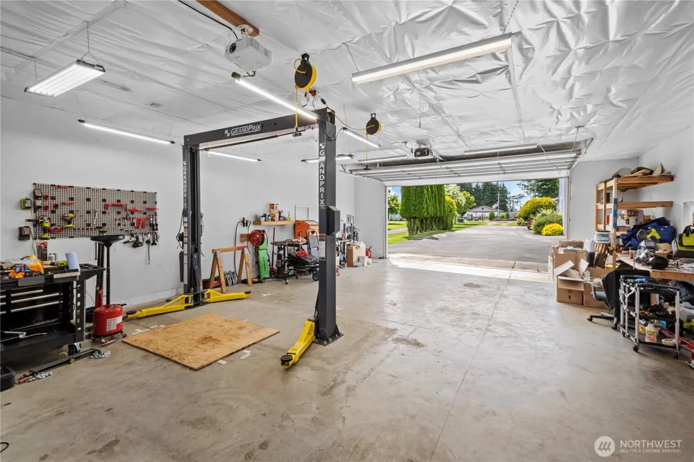 52 Morgan Drive Cathlamet, WA 98612