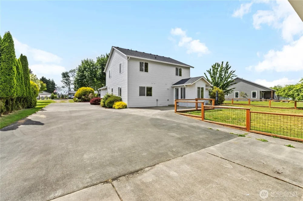 52 Morgan Drive Cathlamet, WA 98612