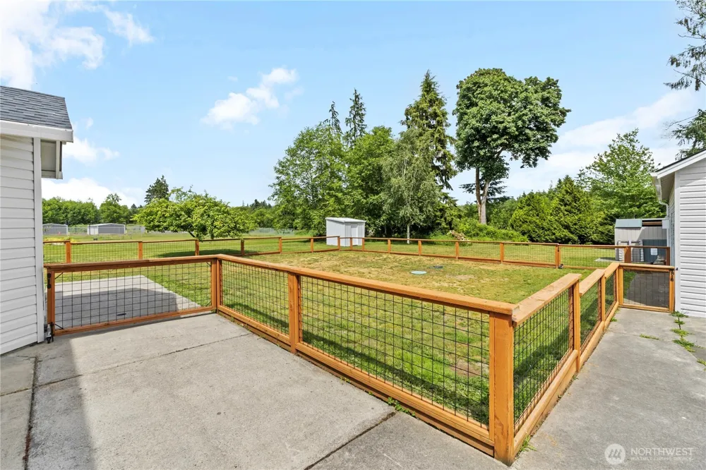 52 Morgan Drive Cathlamet, WA 98612