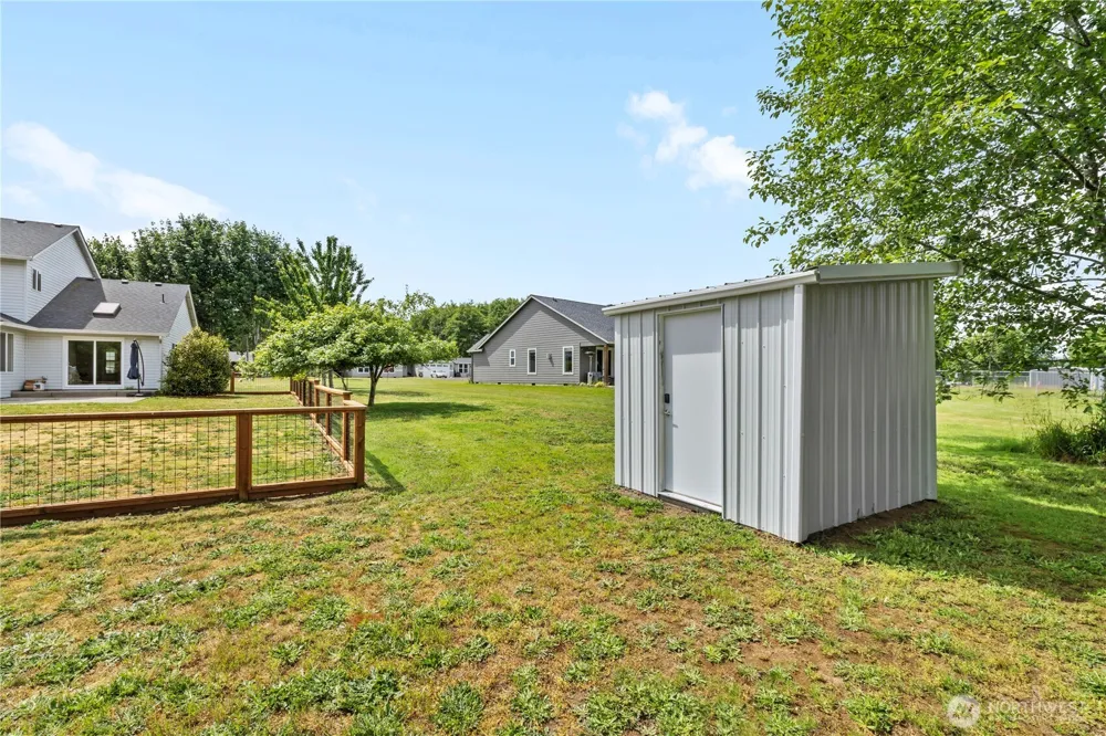 52 Morgan Drive Cathlamet, WA 98612