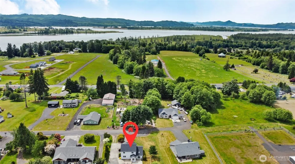 52 Morgan Drive Cathlamet, WA 98612
