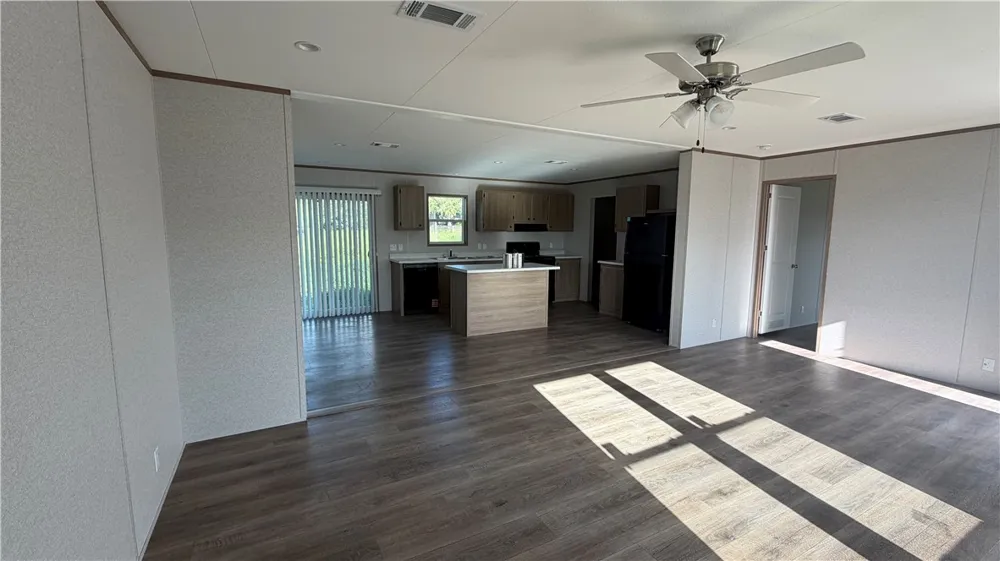 114 Mark Allen Mathis, TX 78368