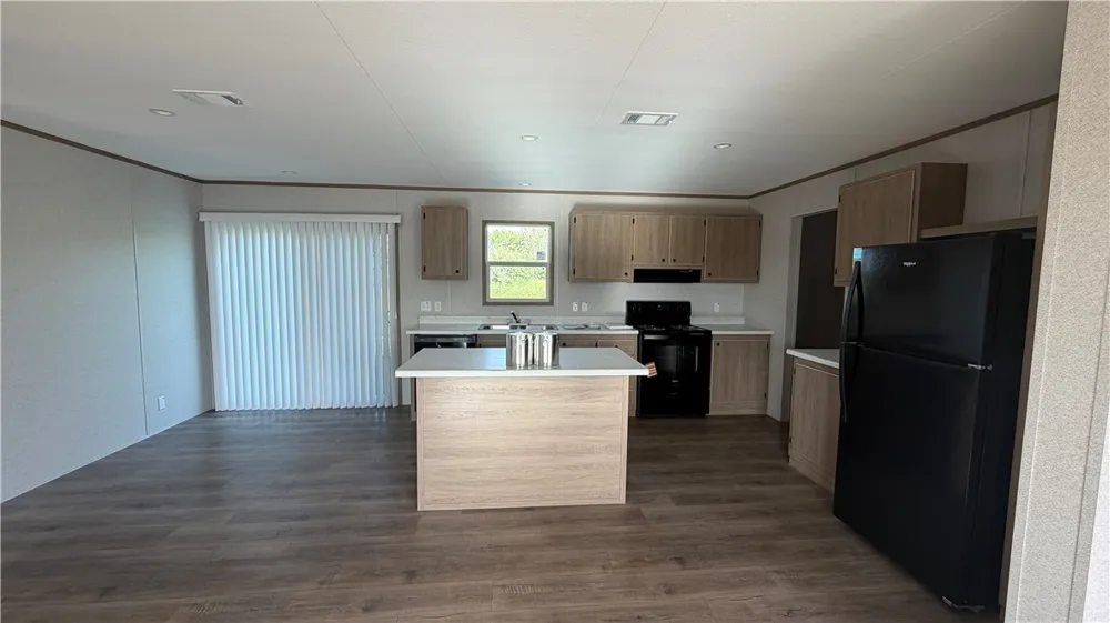 114 Mark Allen Mathis, TX 78368