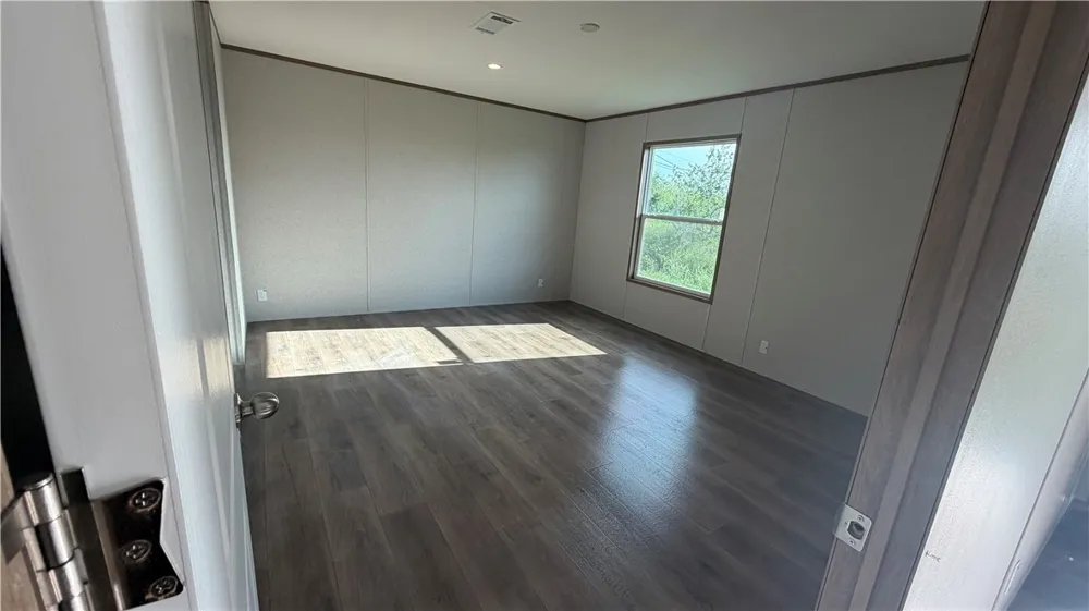 114 Mark Allen Mathis, TX 78368