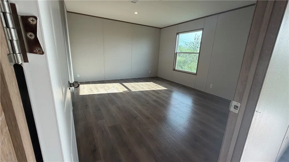 114 Mark Allen Mathis, TX 78368