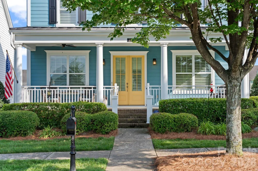 2319 Lochview Street Pineville, NC 28134