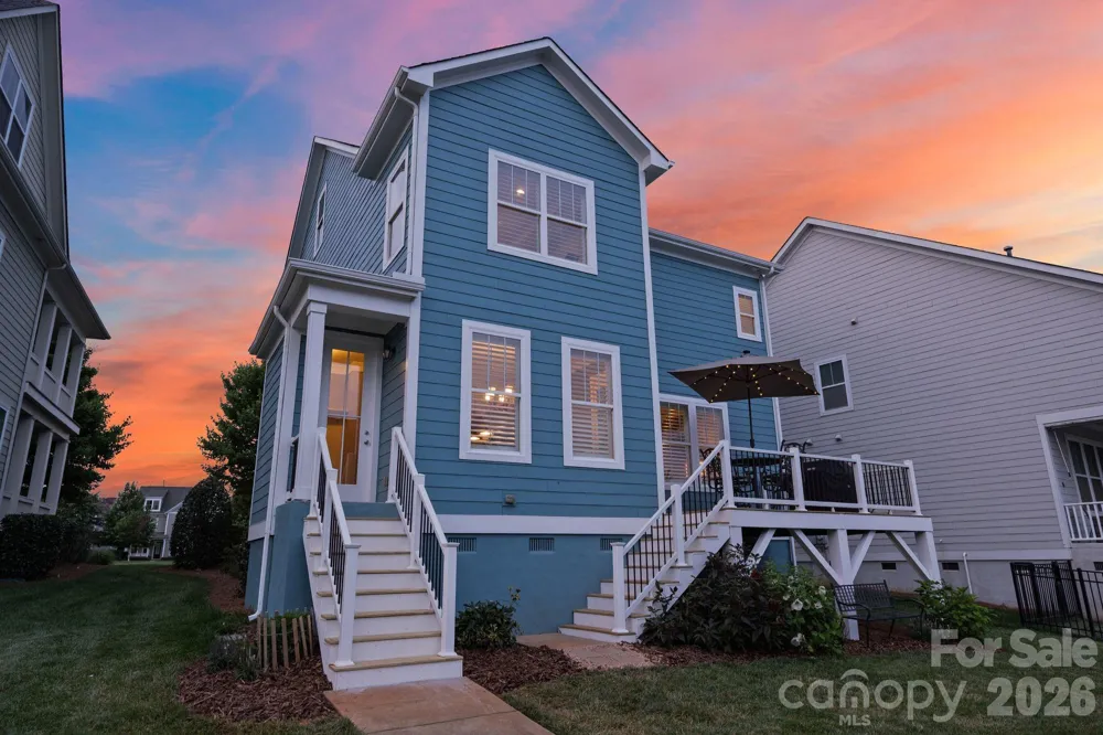 2319 Lochview Street Pineville, NC 28134