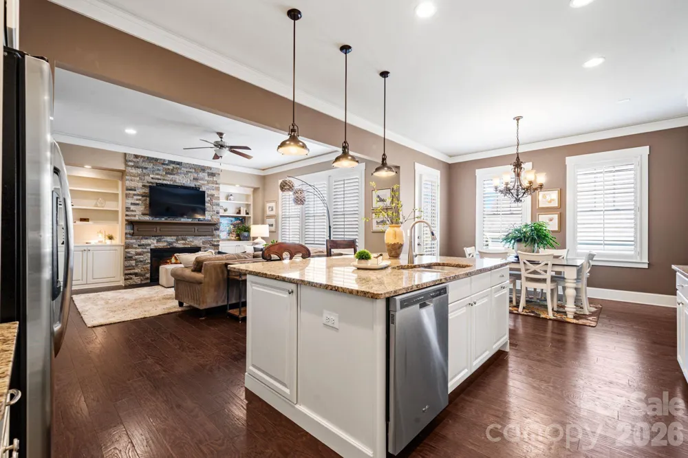 2319 Lochview Street Pineville, NC 28134