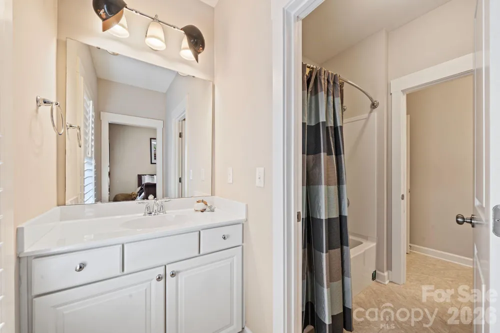 2319 Lochview Street Pineville, NC 28134