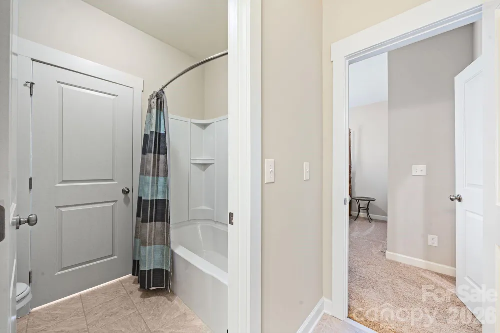 2319 Lochview Street Pineville, NC 28134