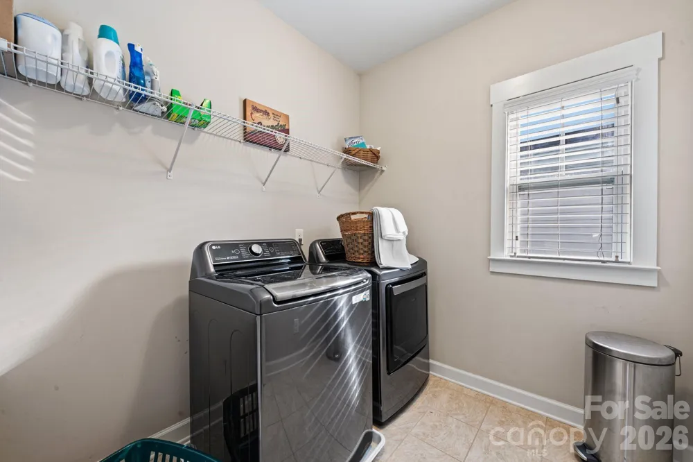 2319 Lochview Street Pineville, NC 28134
