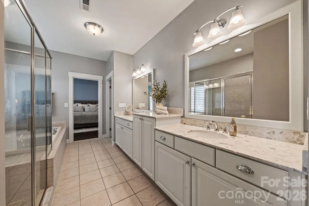 2319 Lochview Street Pineville, NC 28134