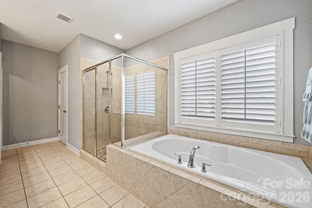 2319 Lochview Street Pineville, NC 28134