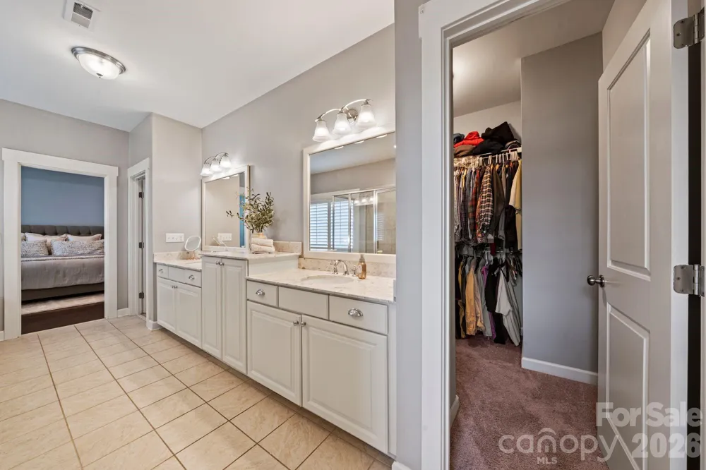 2319 Lochview Street Pineville, NC 28134
