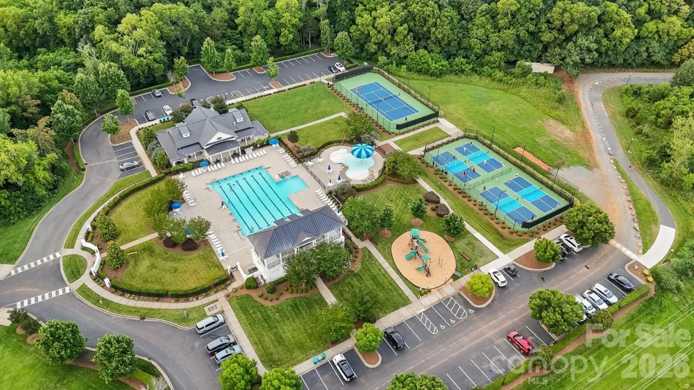 2319 Lochview Street Pineville, NC 28134