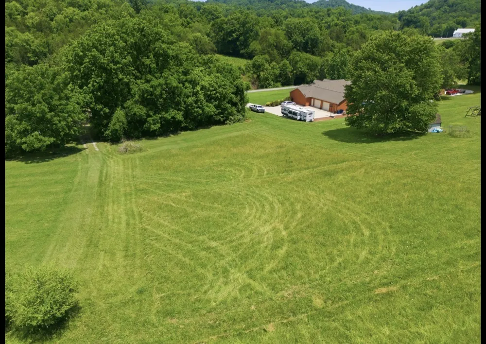 17 Dog Branch Rd S Pleasant Shade, TN 37145