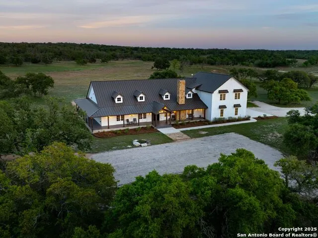 862 Grape Creek Road Fredericksburg, TX 78624