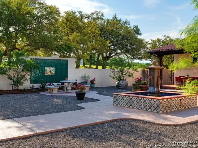 862 Grape Creek Road Fredericksburg, TX 78624