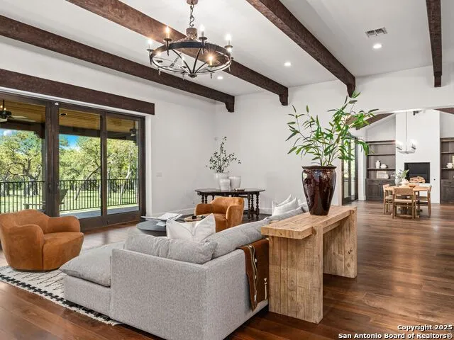 862 Grape Creek Road Fredericksburg, TX 78624